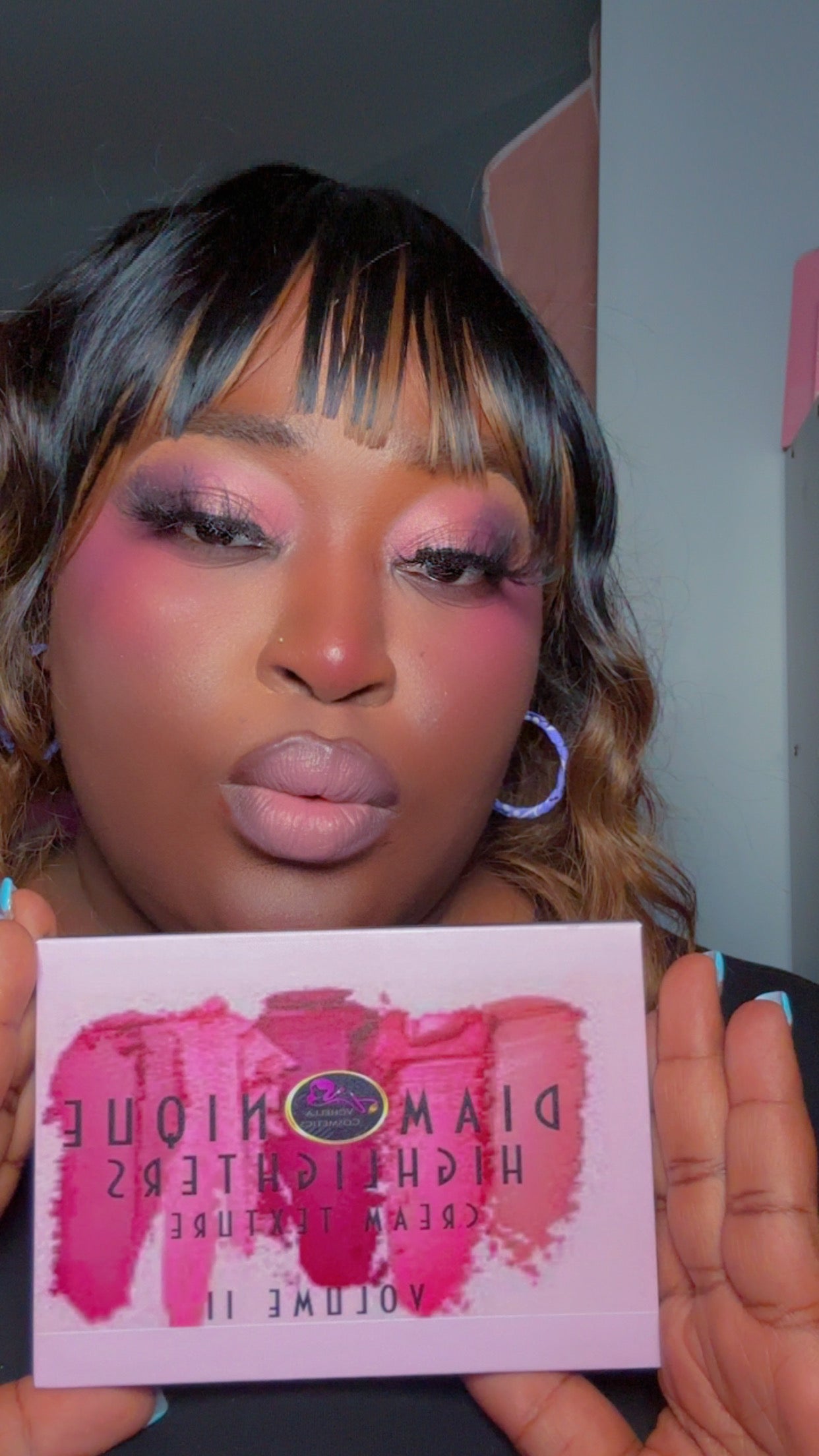 DIAMONIQUE HIGHLIGHTER PALLETS