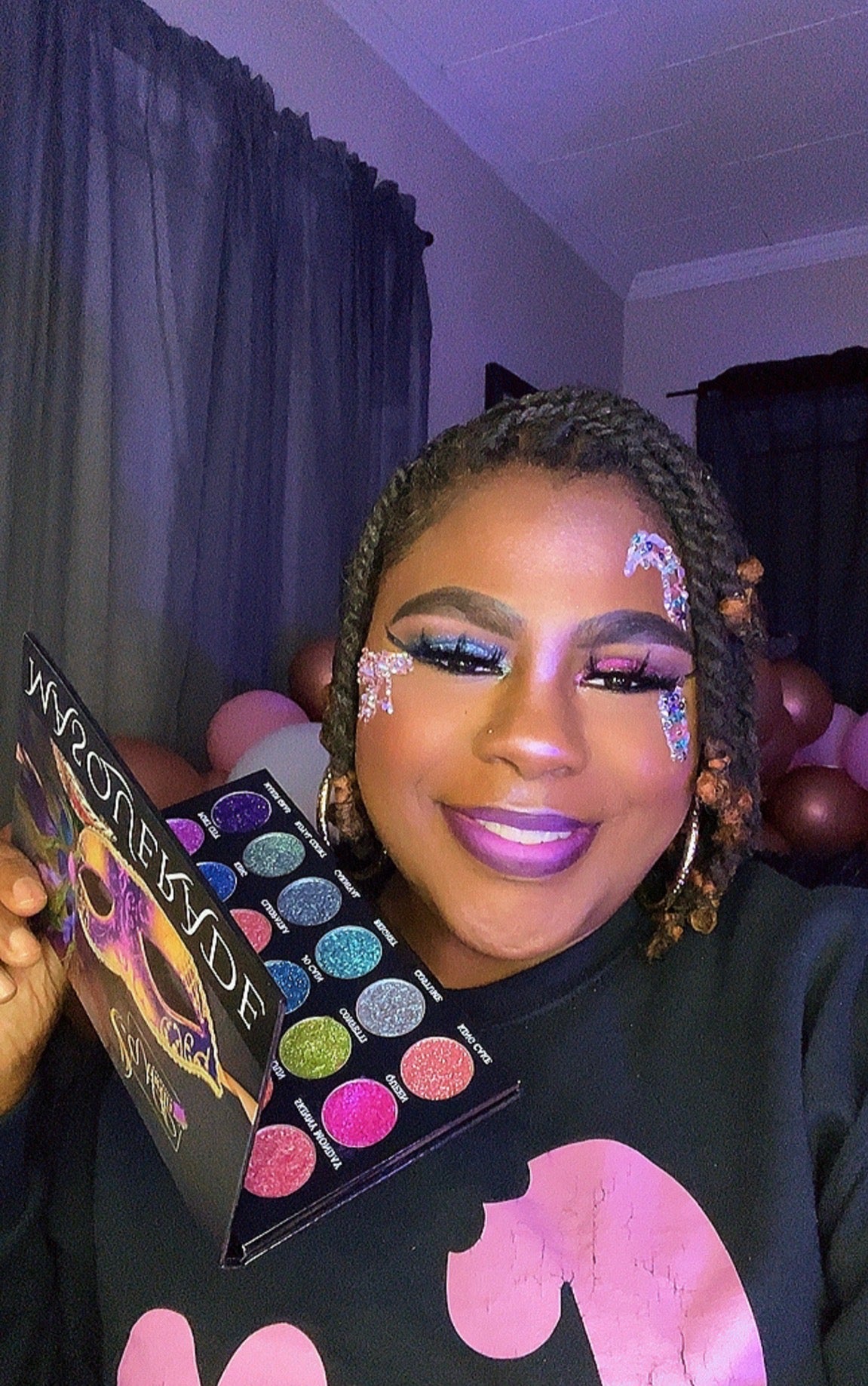 MASQUERADE MULTICHROME PALLET