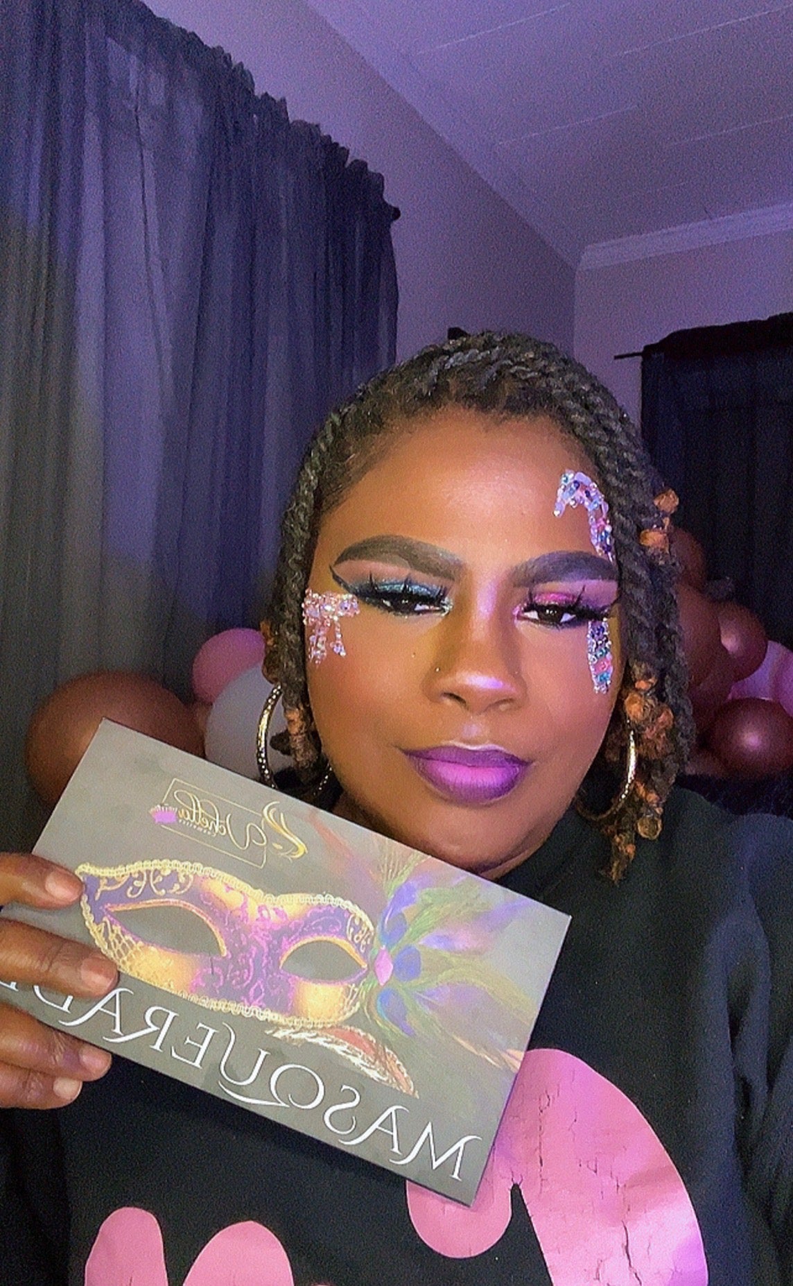 MASQUERADE MULTICHROME PALLET